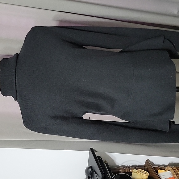 Top - Picture 3 of 5